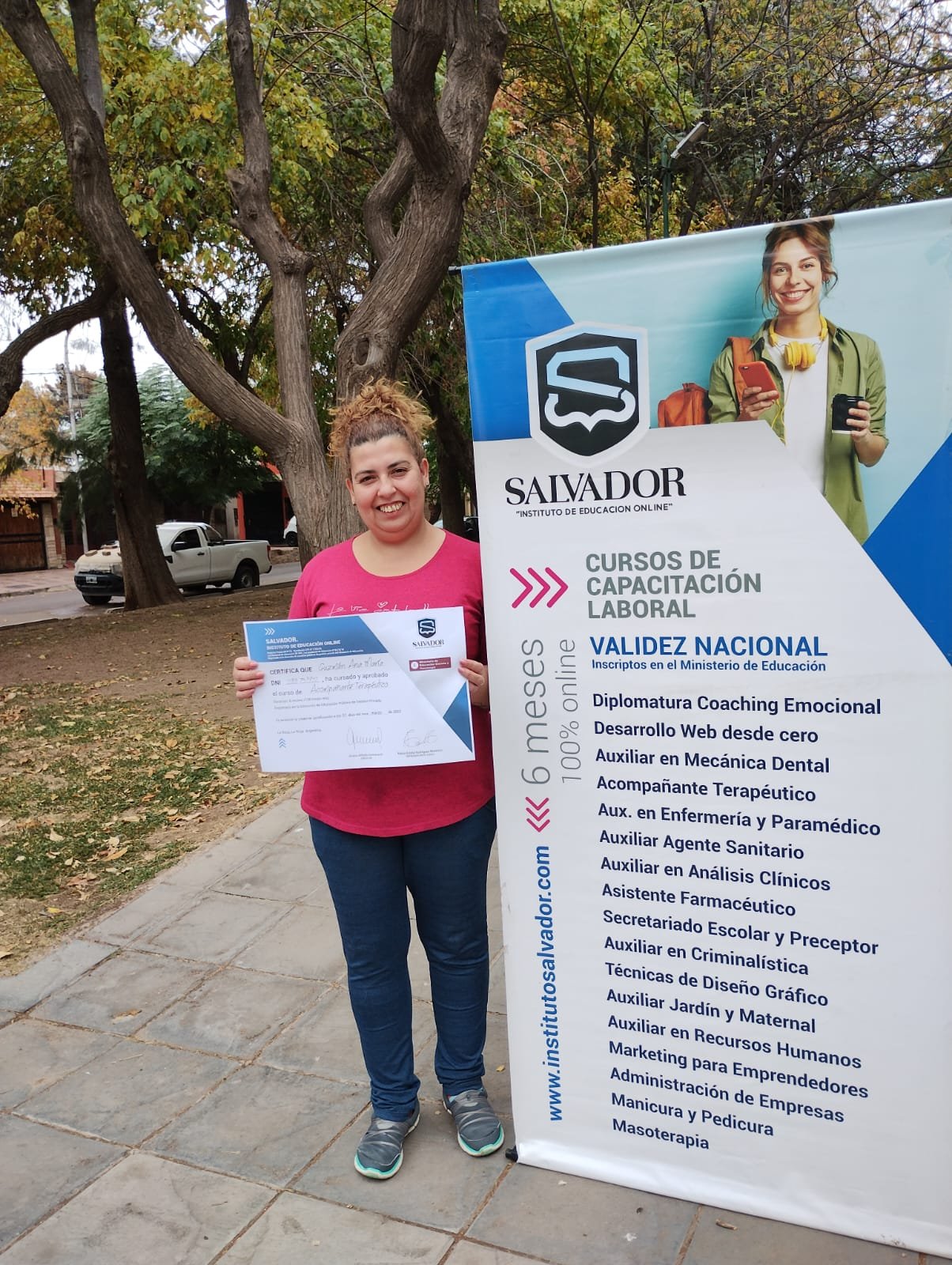 Egresados en evento institucional