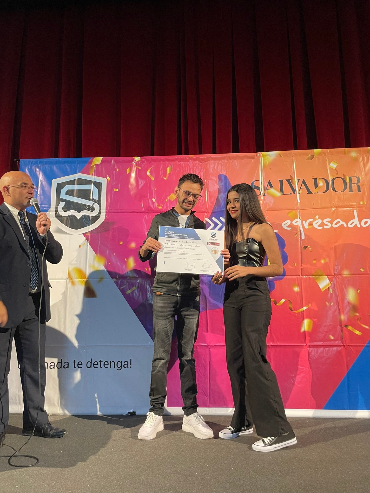 Egresados en ceremonia