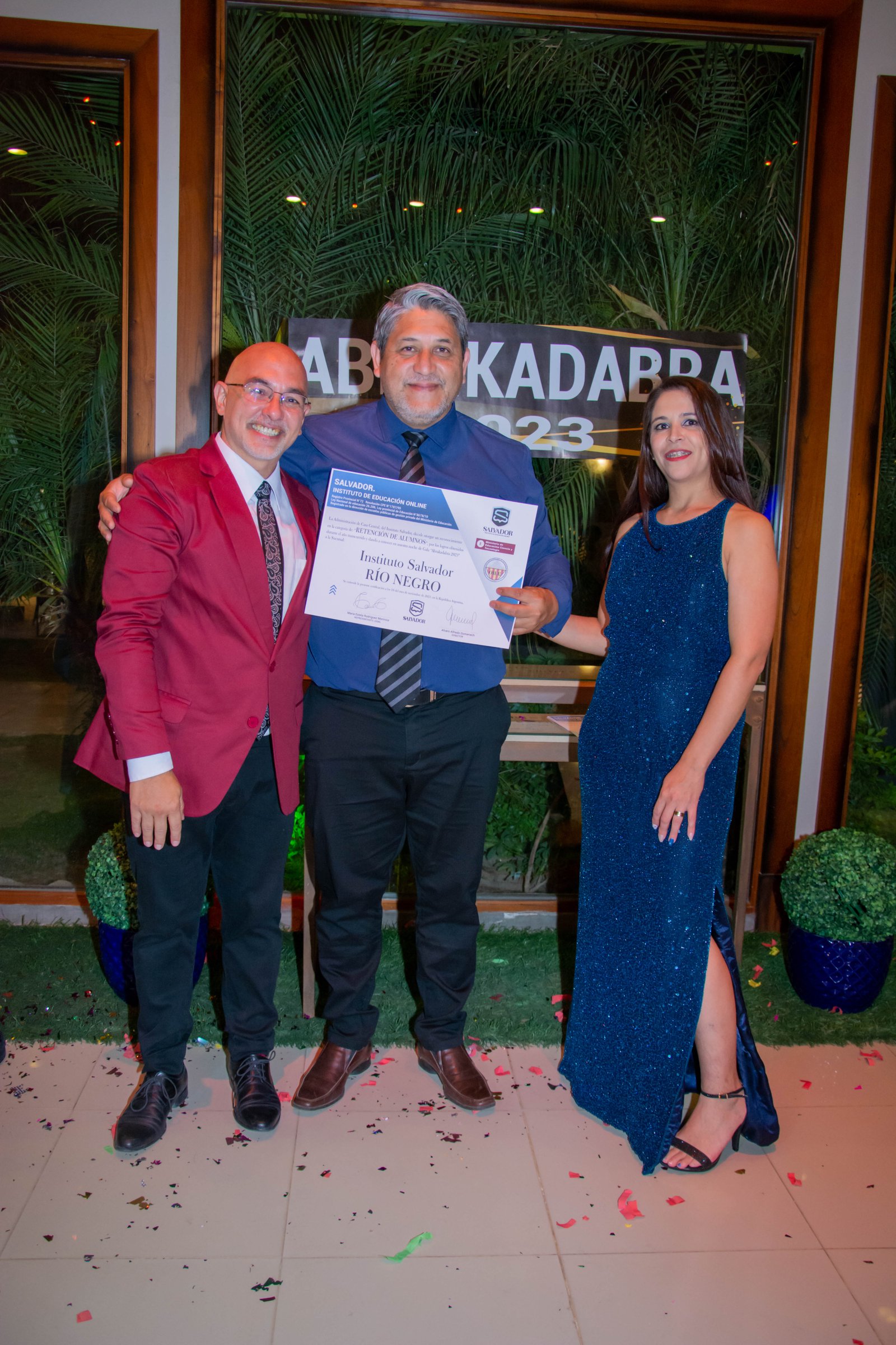 Egresados con diplomas